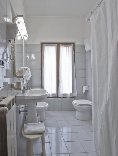 Hotel Valentini Inn Фолиньо Екстериор снимка