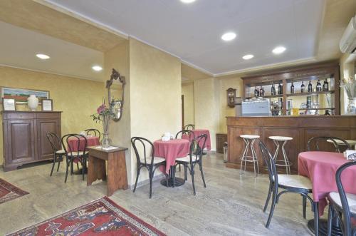 Hotel Valentini Inn Фолиньо Екстериор снимка