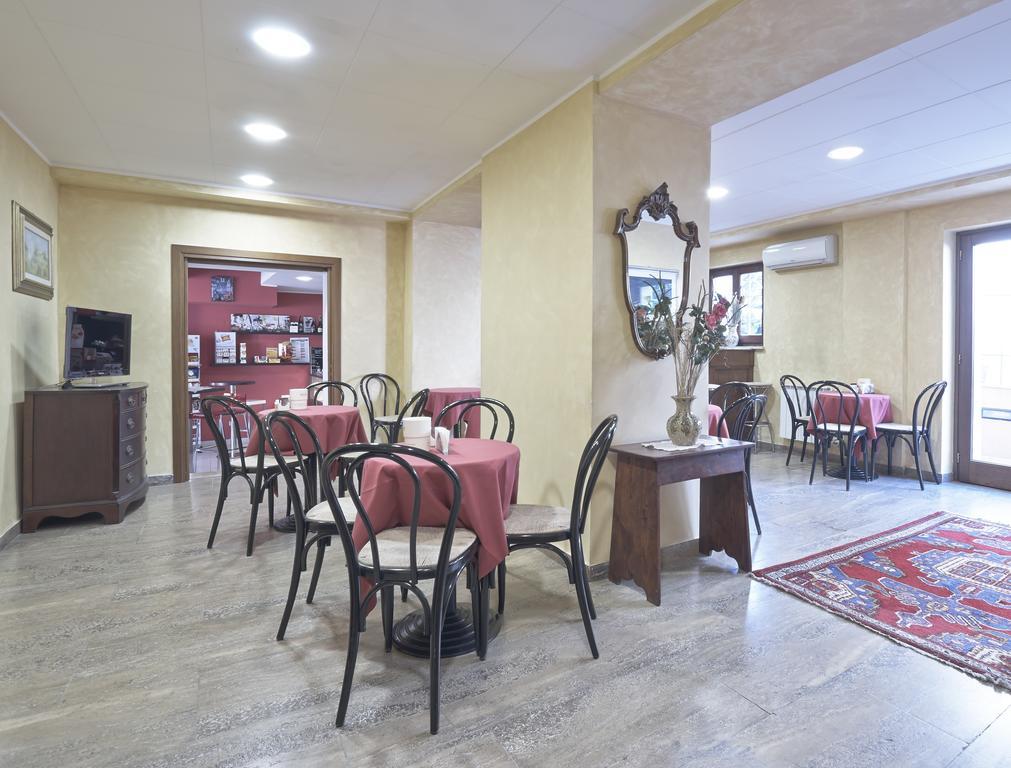 Hotel Valentini Inn Фолиньо Екстериор снимка
