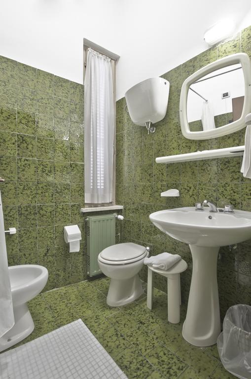 Hotel Valentini Inn Фолиньо Екстериор снимка