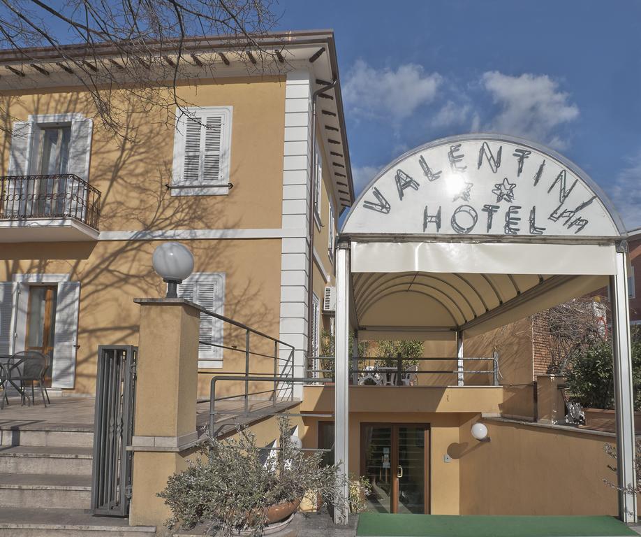 Hotel Valentini Inn Фолиньо Екстериор снимка